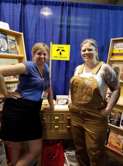 Picture of two librarians at the comic con