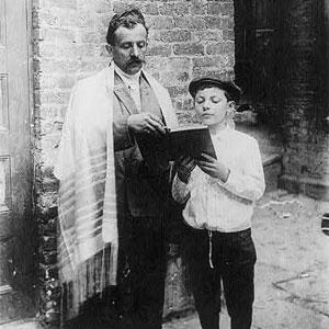 Worshippers on the Jewish New Year, 1907, in New York City