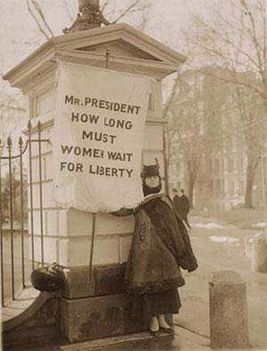 “Silent sentinel” Alison Turnbull Hopkins at the White House on New Jersey Day, January 30, 1917 (Library of Congress)