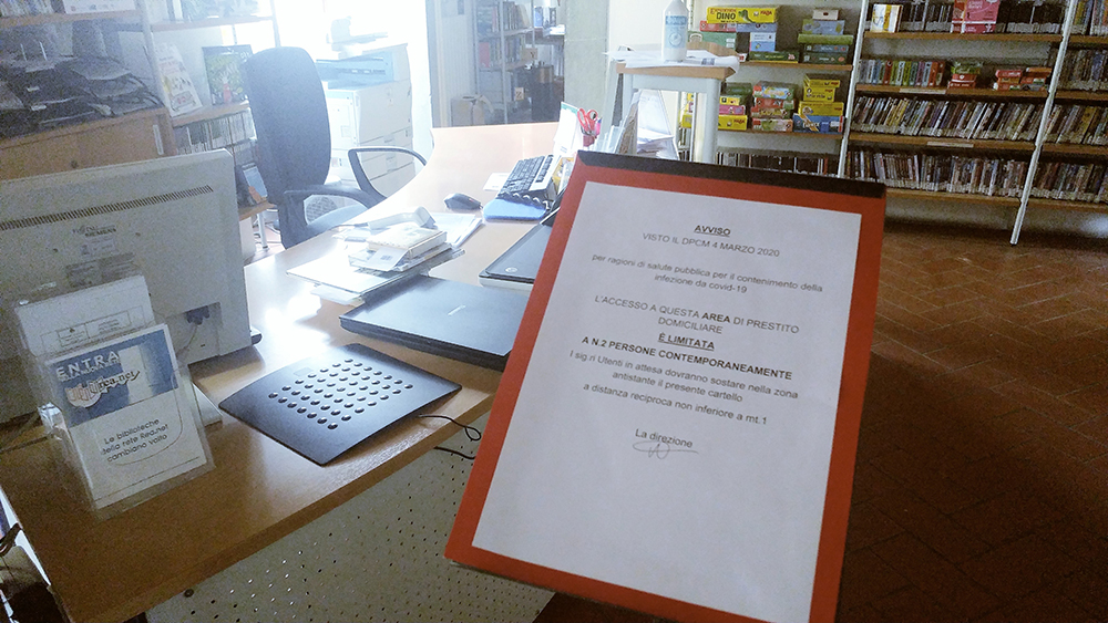 A sign near the desk at the Public Library of Empoli in Tuscany
