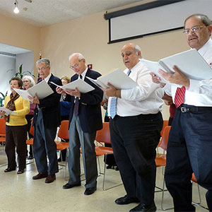 Older adults enjoy a Creative Aging singing program.  (Lifetime Arts, Inc.)