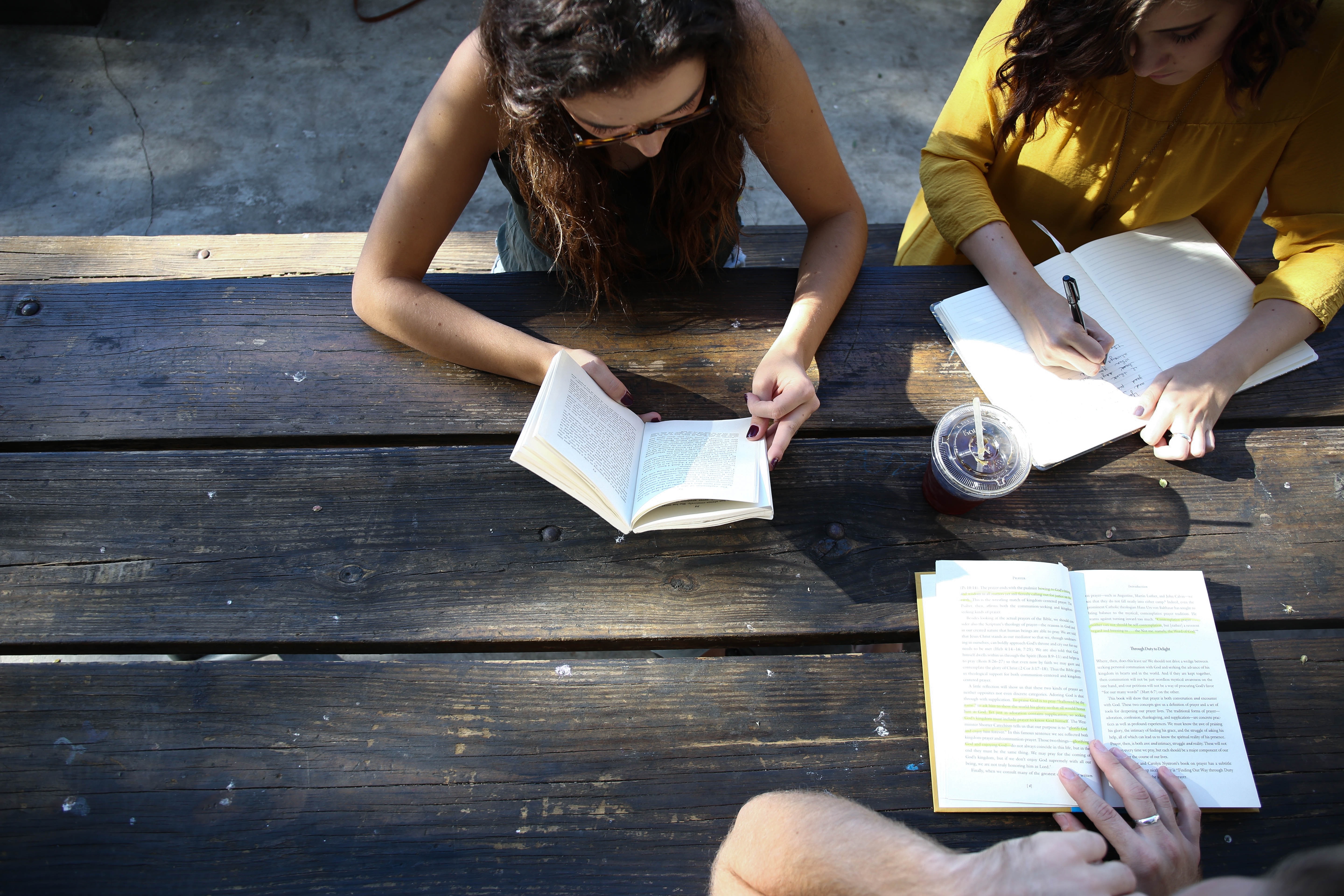 college students reading books