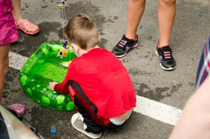 Kids magnet fishing. Photo credit: Craig Scott