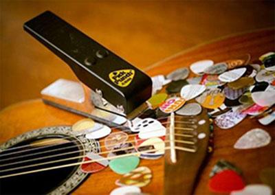 Guitar pick punch